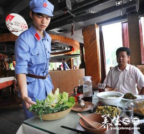 贵阳出现首家红色餐饮店 食客是“首长”(8)