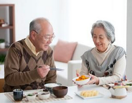 老年人养生 春季补充营养不能少