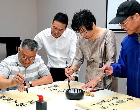 老人春季养生 长期这样做可加长寿命