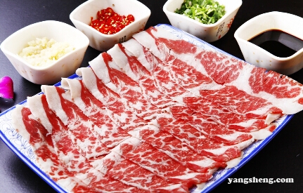 爱吃嫩肉生肉，绦虫塞满肚子