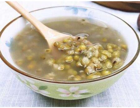 女性在夏季时谨防几大饮食误区