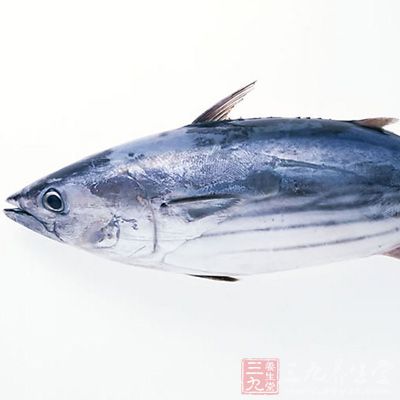 鱼鳞含有较多的卵磷脂、多种不饱和脂肪酸