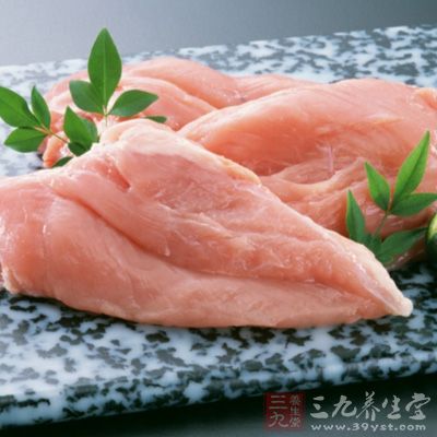 肾功能正常的老人，应多摄入牛奶、豆奶、瘦肉等