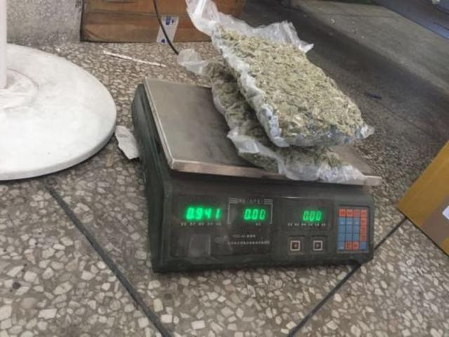 薯片原来是大麻 重庆查获首起快件走私毒品案