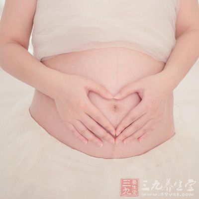 高龄孕产妇如何识别危险信号?“比如妊娠高血压，常常表现为心慌、头晕、胸闷，睡觉不能平卧，血压指数超过140