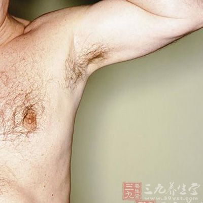 腋下也有乳腺组织，淋巴排毒不畅也会诱发男性乳腺癌