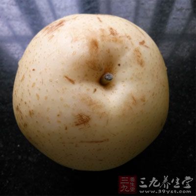 雪梨等富含水分的水果;吃能促进肠蠕动的食品