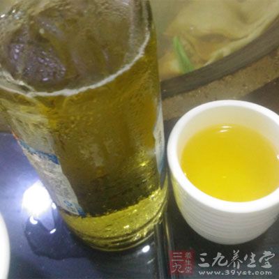 啤酒中的糖分能分解油污