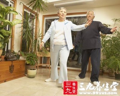 孙式太极拳练法要点：提肛、踏地、圆背